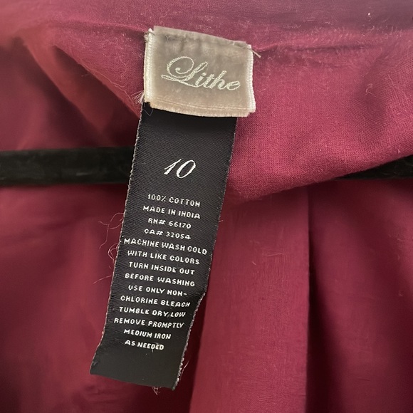 Anthropologie Lithe top size 10. zipper on side - Picture 2 of 7